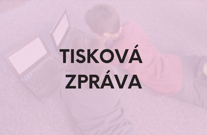 Rodiče by měli kontrolovat aktivity dětí na sociálních sítích, říká 86 procent Čechů